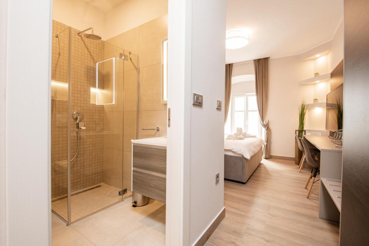 Deluxe Apartments & Rooms Revis Rijeka Ngoại thất bức ảnh